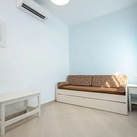 Francesca Agios Prokopios (Naxos)