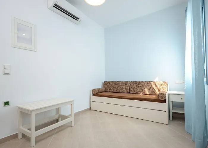 Francesca Agios Prokopios (Naxos)